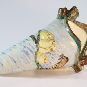 BOHO Pottery, Wall Pocket, Weller Pottery, Bird with Chicks, in Nest, Neutral, Garden Decor, Home Decor, Cottage Decor, Flowers, Nature