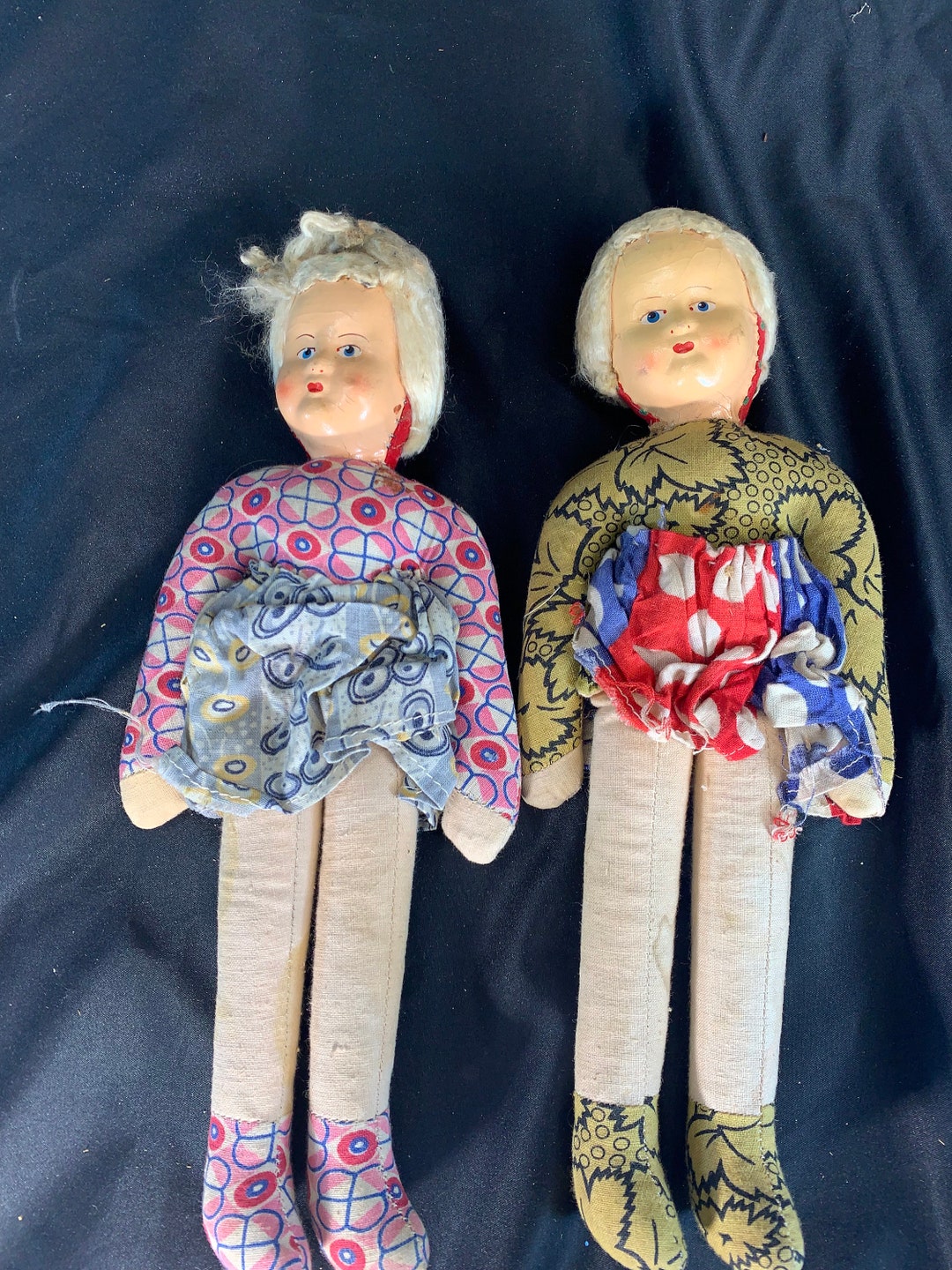 2 anciennes poupées poupons peluches tissu orange biberon Bergère de