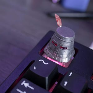 Sun Knight Style Artisan Keycap, Radiant Warrior Keycap, MX Switch Compatible, Gamer Gift, Unique Mechanical Keyboard Decor