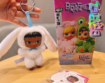 Auténtico colgante de la serie Bratz Bratziez Iconz, conejito Boo, Sasha Jade, peluche, llavero