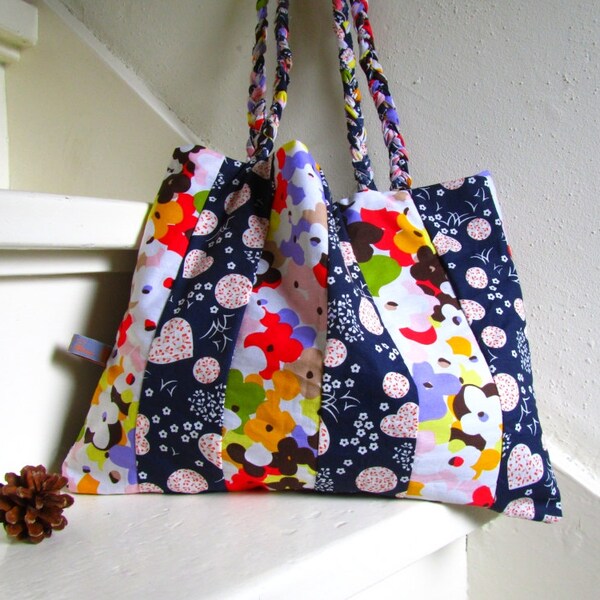 Tote bag flowers and heart
