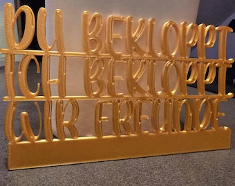 3D gedruckter Aufsteller mit Schriftzug
