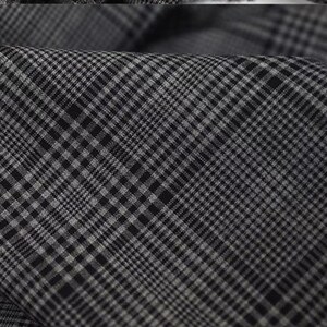 Tessuto di lana pettinata italiana di alta qualità / Tessuto per abiti a quadri neri, grigi e bianchi / Lana tartan vintage per abbigliamento / Lana leggera al mezzo metro