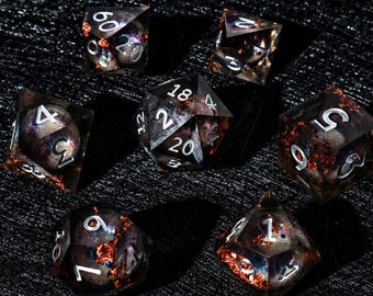 Jeu de dés à noyau liquide pour le MDN - Dés RPG en résine à bords tranchants, cadeau de table de luxe