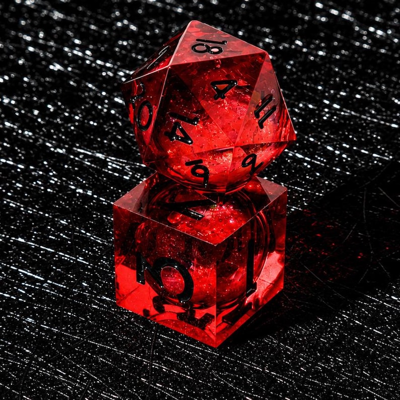 Dés à noyau liquide Lune de sang, jeu de dés du MDN faits main de qualité supérieure, dés en résine rouge fantaisie, dés du MDN à bord tranchant faits main image 3