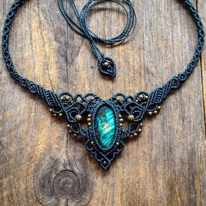 Handmade Bohemian hippie necklace gemstone necklace tribal necklace Beautiful handmade Macrame necklace LABRODORITE Stone pendant