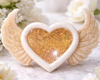 Portagioie a forma di cuore con ali d'angelo / Portagioie in resina fatto a mano con scaglie d'oro / Regalo commemorativo / Elegante decorazione per la toeletta / Regalo per lei/lui