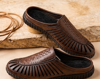 Sandales classiques en cuir marron Walk, chaussures tissées à enfiler pour hommes, mules d'été à bout fermé, chaussures décontractées d'extérieur.