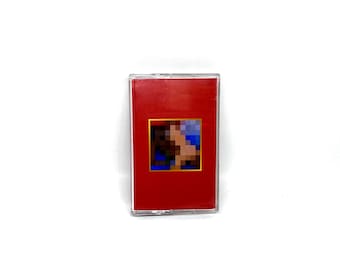 Kanye West My Dark Twisted Fantasy Cinta de casete roja (2010)