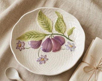 Plato de servir con relieve de higos y flores / Plato de cerámica botánica con tejido de cesta