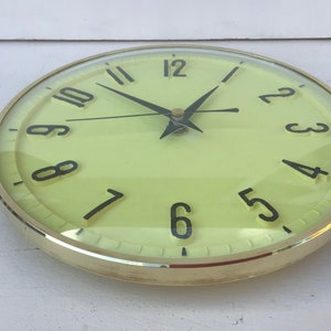 Vintage gelb Metamec Retro Küche Wanduhr | Etsy