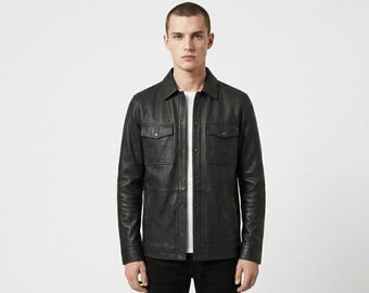 Chaqueta de cuero negra de estilo minimalista moderno