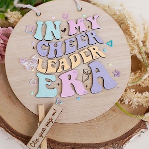 Handbemalter Cheerleader Pin Display Halter | Hölzernes Kreis Peg Brett