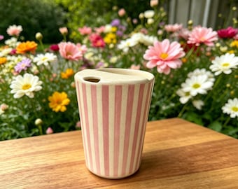 Gestreifter Reisebecher, To Go Keramikbecher, handgemachte Keramikbecher, handbemalte Schluckbecher, Reisebecher Kaffeetasse Einzigartiges Geschenk für Sie