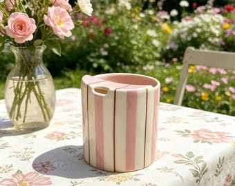 Gestreifter Reisebecher, To Go Keramikbecher, handgemachte Keramikbecher, handbemalte Schluckbecher, Reisebecher Kaffeetasse Einzigartiges Geschenk für Sie