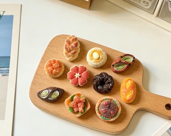 5pc Mini Bakery Magnet Set: Realistic Bread Fridge Magnets, Kitchen Organisation, Magnetic Memo Holder, Kawaii Gift For Food Lover