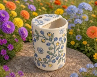 手描きのひまわり柄トラベルマグ、手作りのセラミック製コーヒータンブラー、陶器製持ち運びマグ、誕生日やホリデーギフトに最適