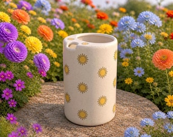 Taza de viaje pintada a mano, vaso de café de cerámica hecho a mano, taza de cerámica para llevar, regalo de cumpleaños y de Navidad para ella.