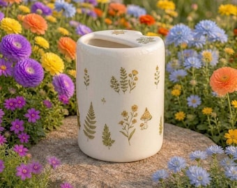 Taza de viaje pintada a mano, vaso de café de cerámica hecho a mano, taza de cerámica para llevar, regalo de cumpleaños y de Navidad para ella.