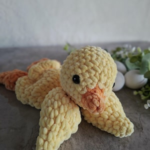 Peluche pulcino all'uncinetto – Ceecee Chick – 33 cm – Peluche per neonati – Regalo per baby shower – Peluche all'uncinetto