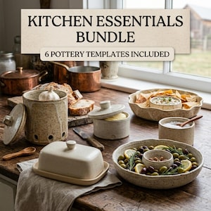 Può includere: Un set di elementi essenziali per la cucina con 6 modelli di ceramica. Include un contenitore per aglio in ceramica maculata, un burriera con coperchio, un piccolo contenitore con coperchio e due ciotole smerlate con olive, limoni e patatine.