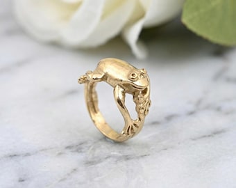 14k Gold Plated Frog Ring, Sculptural Tree Frog Statement Band, Nature Inspired Jewelry