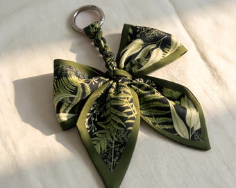Forest Decor Schleifen Taschenanhänger mit Smaragd Blätter Band Schal für Geldbörsen