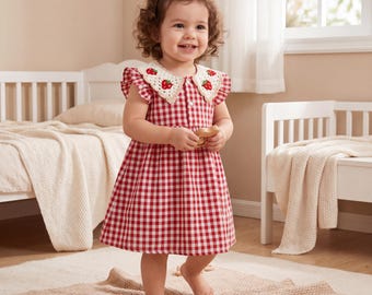 Vestito estivo da bambina con colletto a revers / Vestito a quadri con fragole / Completo casual da spiaggia per bambina