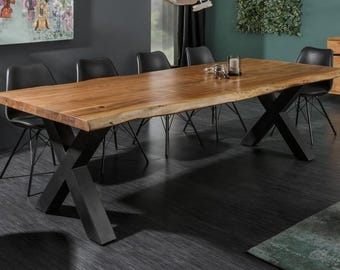 Mesa de comedor de madera maciza con borde natural y patas metálicas en forma de X – Escritorio de cocina industrial