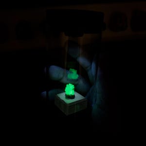 Rotating Mineral Display Tube, Dual UV White Light, Crystal Specimen Storage image 4