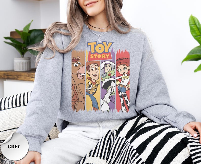 Disney Toy Story 1995 Retro Sweatshirt, Woody Buzz Lightyear Rex Sweatshirt, WDW Disneyland Family Vacation 2026 Trip, Disney Pixar Fest Bild 6