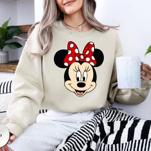 Puede incluir: Un juego de tres cuencos apilables de cer&aacute;mica en tonos azul, verde y blanco. Los cuencos presentan un dise&ntilde;o moteado y tama&ntilde;os variados, perfectos para la preparaci&oacute;n o el servicio de alimentos.