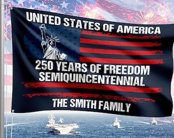 Anpassat efternamn USA 250 år av frihet House Flag | Halvhundraårsjubileum Patriotiskt