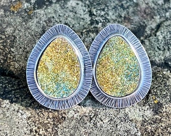 Pendientes de drusa de pirita arcoiris