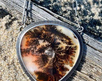 Collar llamativo de ágata dendrítica