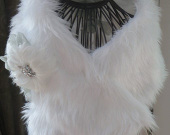 WRAPPED IN LOVE - White Faux Fur Wedding Dress Wrap With Feathers and Crystal Brooch