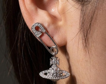 Pendientes Vivienne Westwood Orb, joyería de diseño de segunda mano estilo Y2K.