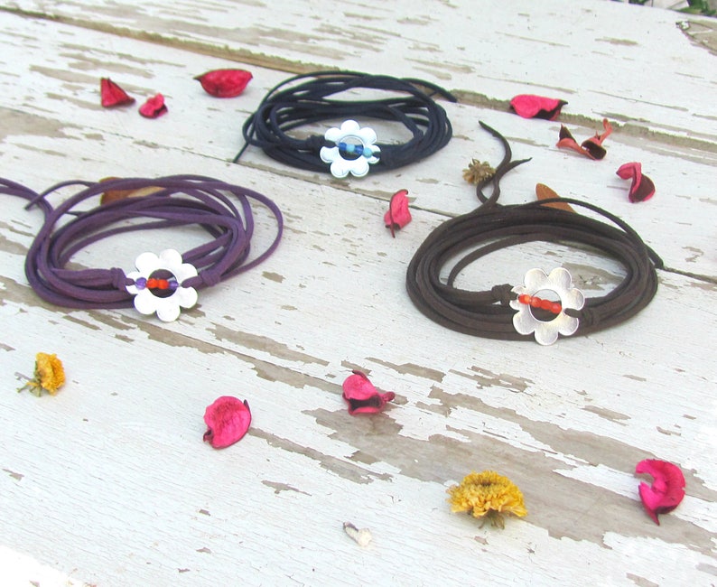 Flower Choker, Garden Wedding Jewelry, Nature Bridesmaid Gift, Set Leather Accessories, Bulk Bracelet, Daisy Lariat Necklace, Boho Wedding image 1