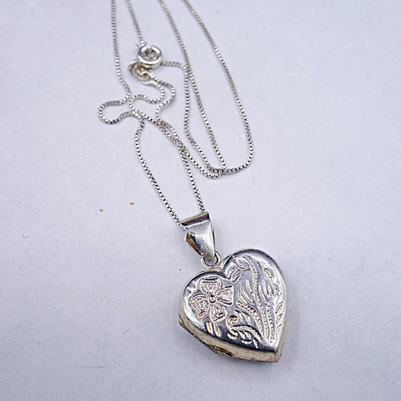 Sterling Silver Heart Locket, Vintage Etched Silv… - image 8