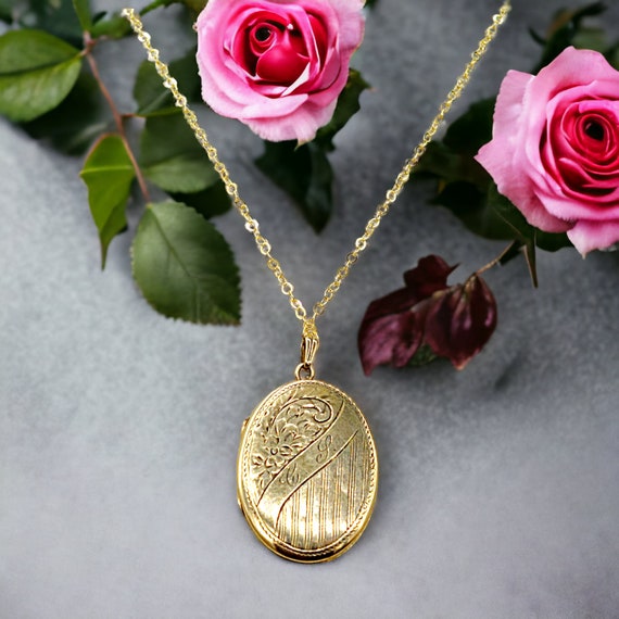 10k Gold Locket, vintage Oval Gold Locket