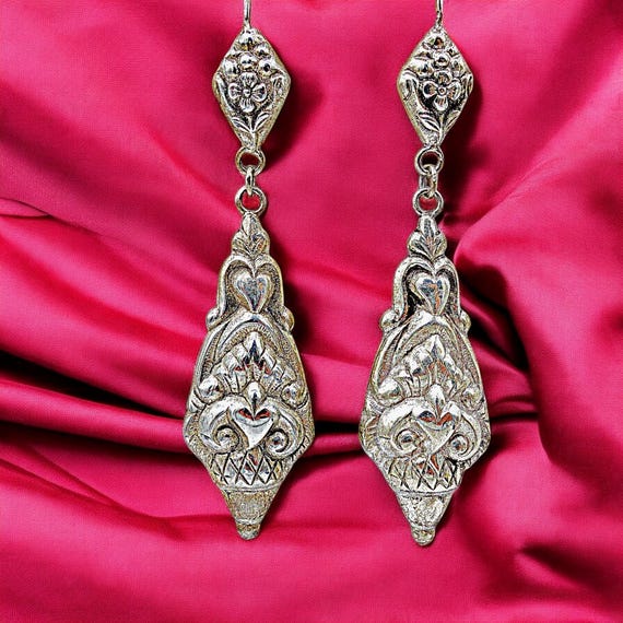 Embossed Silver Dangle Earrings: Lightweight Pier… - image 10