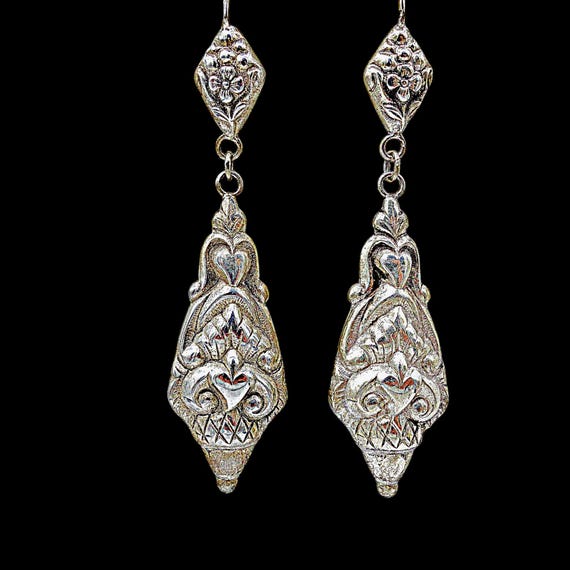 Embossed Silver Dangle Earrings: Lightweight Pier… - image 9
