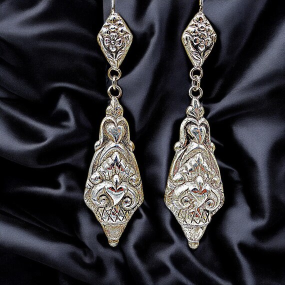 Embossed Silver Dangle Earrings: Lightweight Pier… - image 5