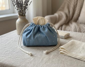 Pochette con coulisse in cotone blu con stampa a stelle, organizer da viaggio per cosmetici.