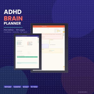 Peut inclure: Planificateur numérique ADHD Brain sur deux tablettes. Le planificateur comprend des sections pour la planification quotidienne et mensuelle, avec le texte "ADHD BRAIN PLANNER" en haut. Conçu pour iPad, il comprend 200 pages, 12 mois, 60 pages quotidiennes et plus de 15 outils.