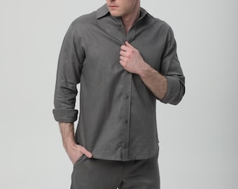 Camisa de lino gris para hombre, camisa ligera de tejido natural, prenda básica informal atemporal.