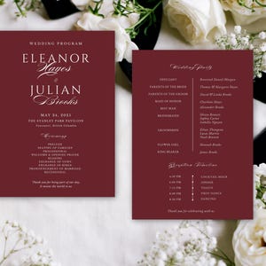 Può includere: Due cartoncini rettangolari per il programma di matrimonio in bordeaux profondo con testo bianco in carattere serif e corsivo. La carta a sinistra mostra i nomi Eleanor Hayes e Julian Brooks, la data e l'ordine della cerimonia.
