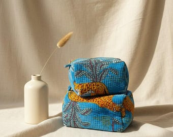 Juego de 3 neceseres de terciopelo acolchado, organizador de artículos de aseo de viaje con estampado floral azul.