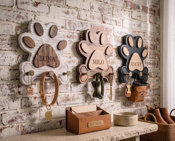 Personalized Dog Leash Holder, Wooden Leash Hook, Pet Lover Gift, Dog Leash Storage, Leash Holder Wall Mount, Dog Paw Decor, Custom Hook