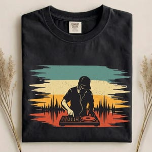 Retro DJ Shirt, Vintage DJ Sunset Tee, Music Producer Gift, DJ Turntable Graphic Shirt, Comfort Colors Edm Dj Top, Music Festival Apparel